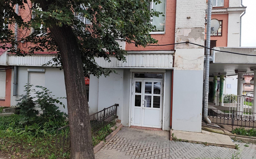 Помещение свободного назначения в историческом центре города, 1 линия, 81 м² фото