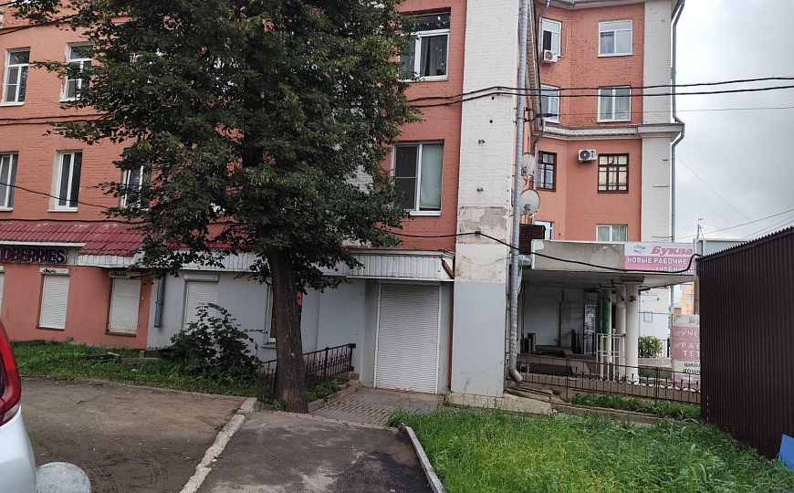 Помещение свободного назначения в историческом центре города, 1 линия, 81 м² фото