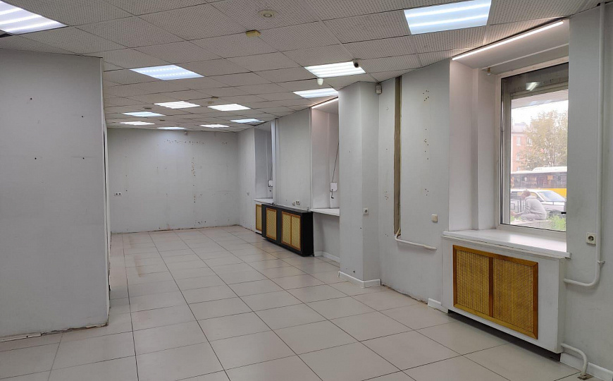 Помещение свободного назначения в историческом центре города, 1 линия, 81 м² фото