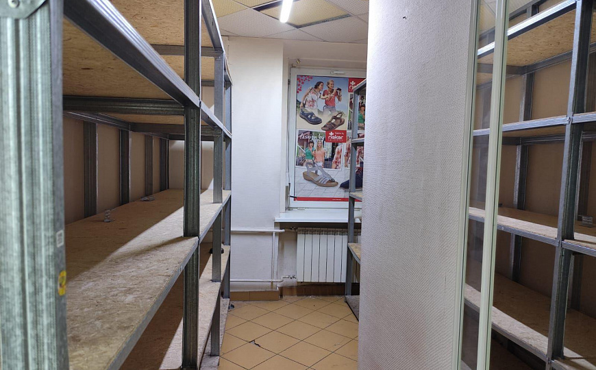 Помещение свободного назначения в историческом центре города, 1 линия, 81 м² фото