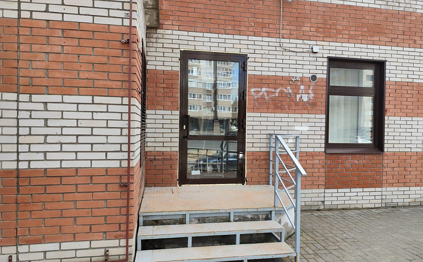 Помещение свободного назначения 19м² на 1 линии Карла Либкнехта фото