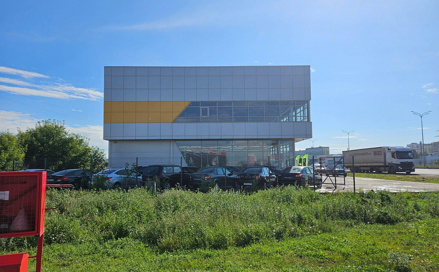 Помещения от 300 м² до 716 м²  фото