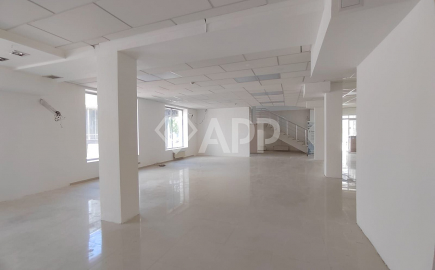 Сдаю торговое помещение, 150 м² фото