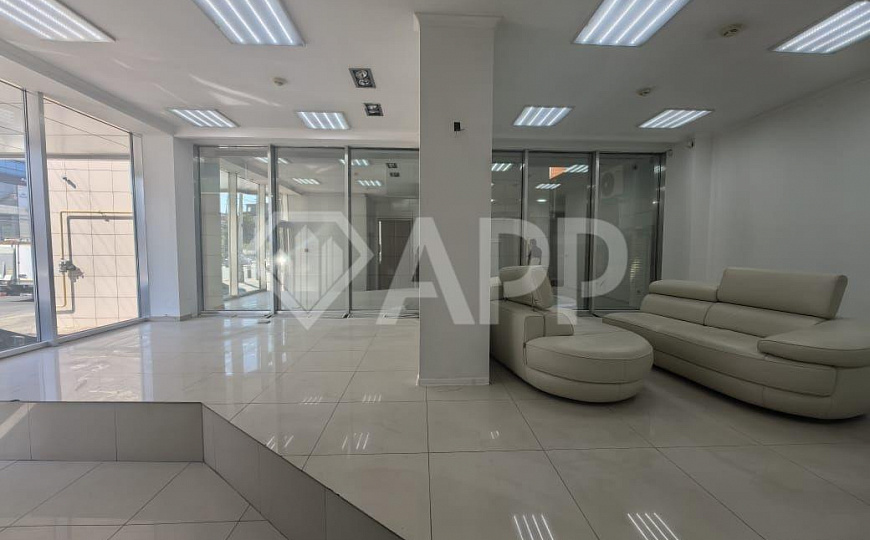 Сдаю торговое помещение, 150 м² фото