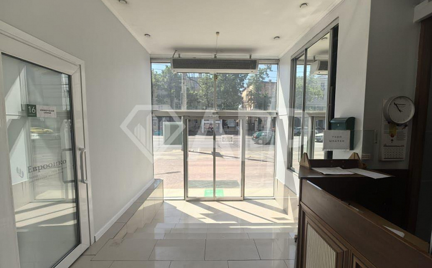 Сдаю торговое помещение, 150 м² фото