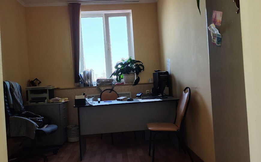 Продам складские помещения фото