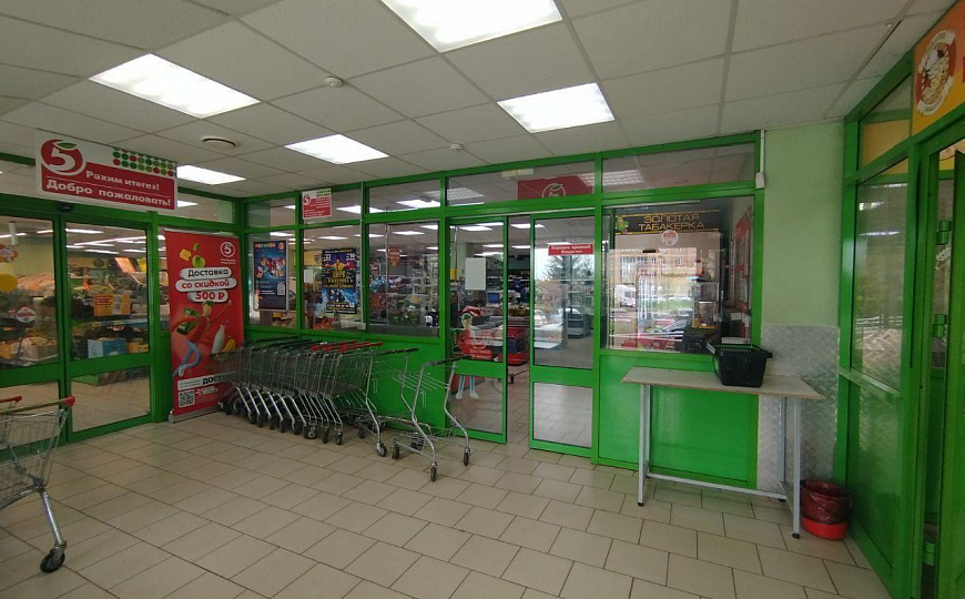 Сдаётся 1 этаж в ТЦ на 1 линии, 638 кв.м фото