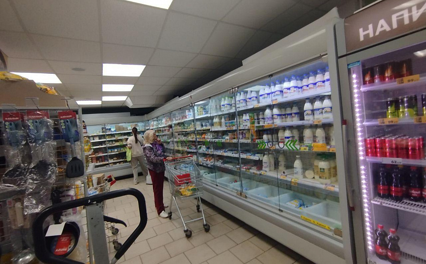 Сдаётся 1 этаж в ТЦ на 1 линии, 638 кв.м фото