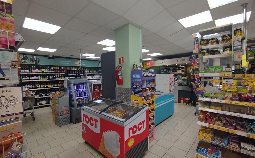 Сдаётся 1 этаж в ТЦ на 1 линии, 638 кв.м фото