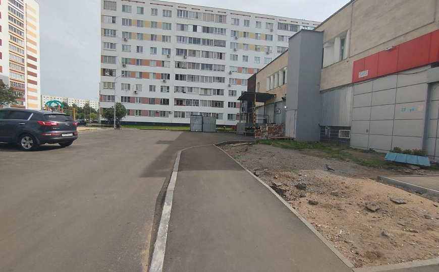 Сдаётся 1 этаж в ТЦ на 1 линии, 638 кв.м фото