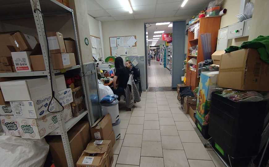 Сдаётся 1 этаж в ТЦ на 1 линии, 638 кв.м фото