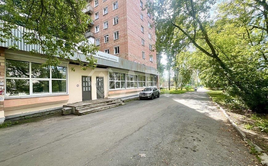 Аренда отдельно стоящего здания, 112.6 м², с парковкой фото