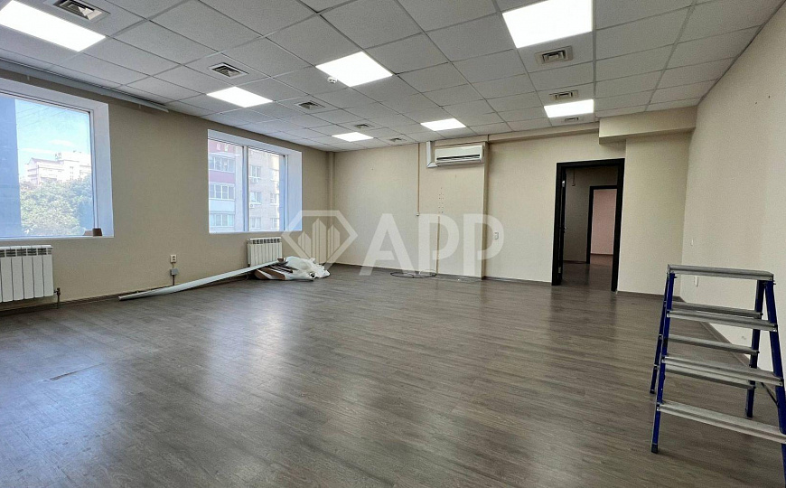 Офис.Кабинетная.1 линия.Много окон.Медики.Услуги фото