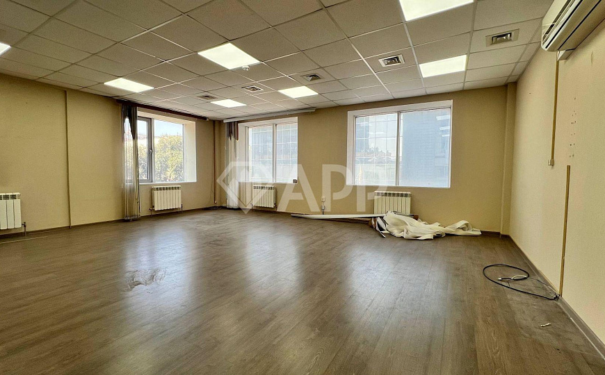 Офис.Кабинетная.1 линия.Много окон.Медики.Услуги фото