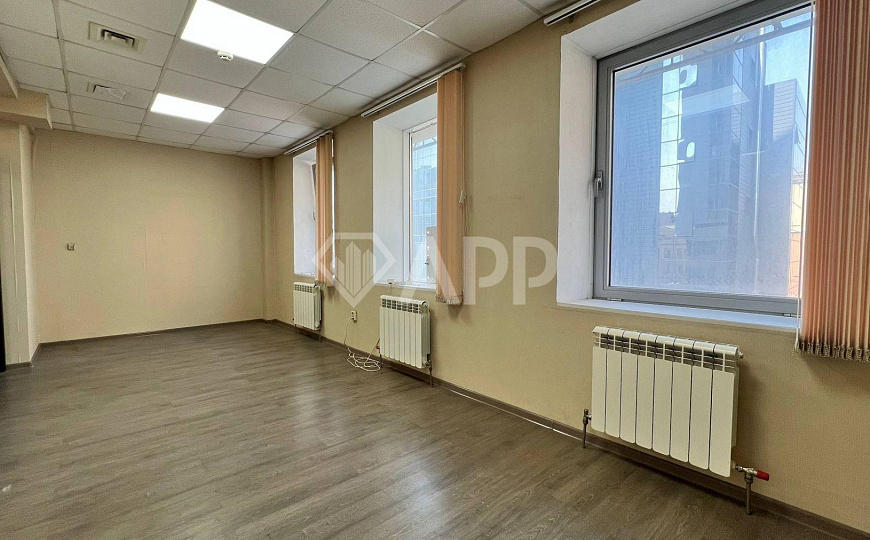 Офис.Кабинетная.1 линия.Много окон.Медики.Услуги фото