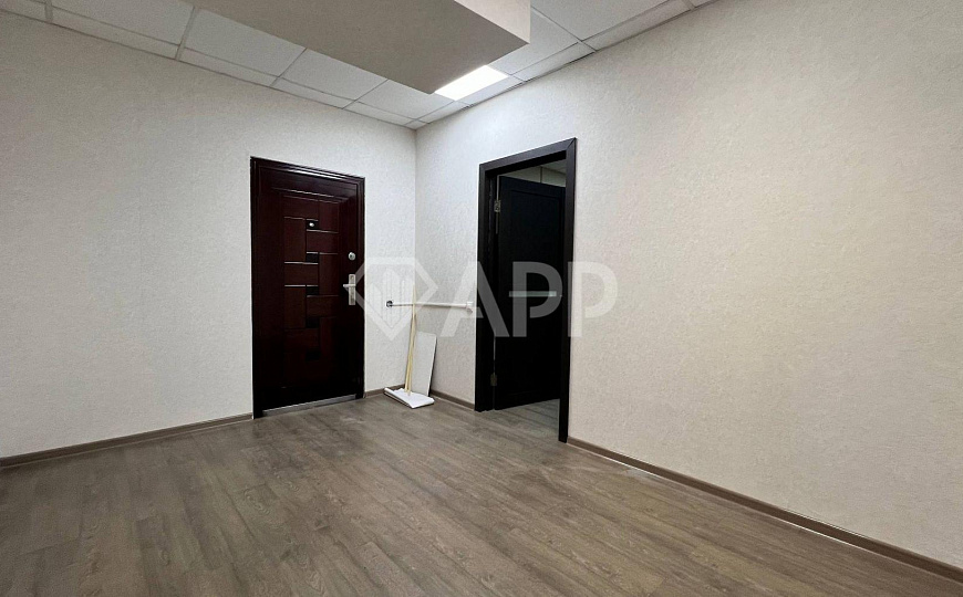 Офис.Кабинетная.1 линия.Много окон.Медики.Услуги фото
