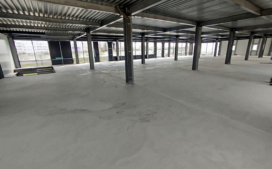 Аренда,  в новом ТЦ на Фоменко торговые и офисные помещения. фото