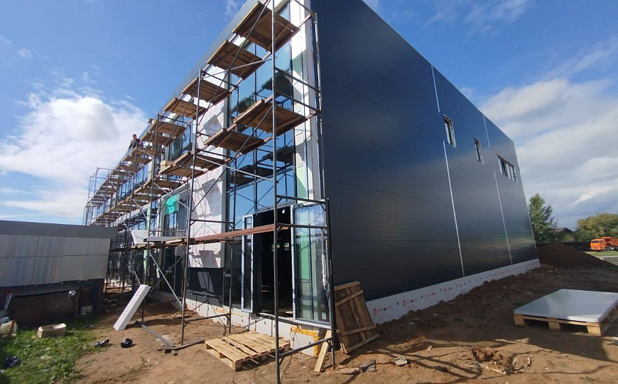 Аренда,  в новом ТЦ на Фоменко торговые и офисные помещения. фото