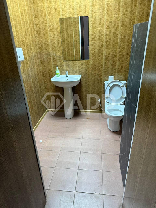 Помещение свободного назначения на красной линии фото