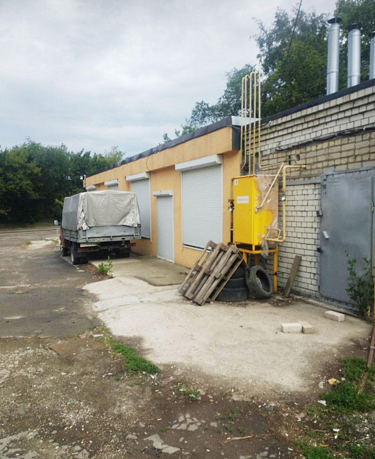 Тёплое помещение на первой линии. фото