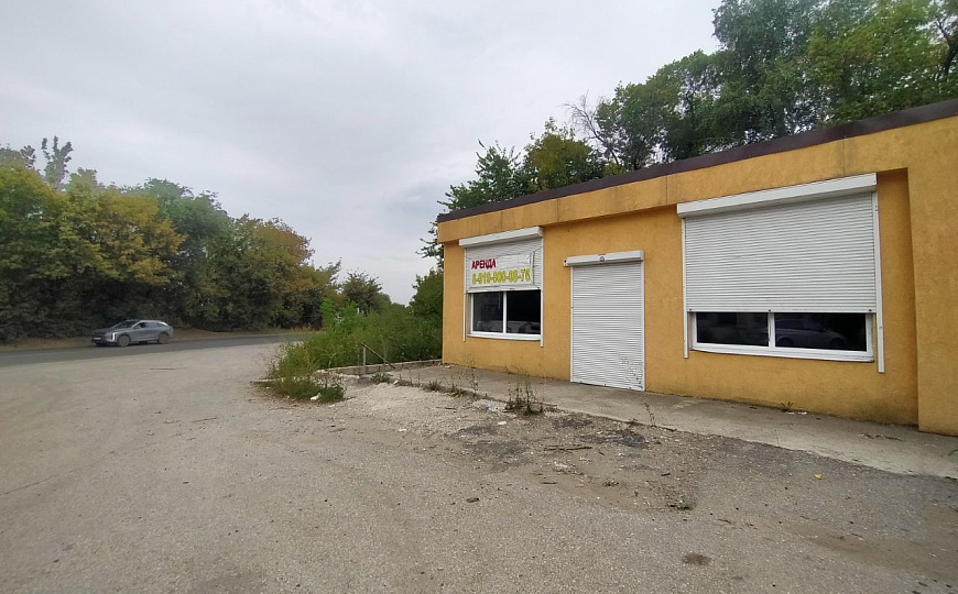 Тёплое помещение на первой линии. фото