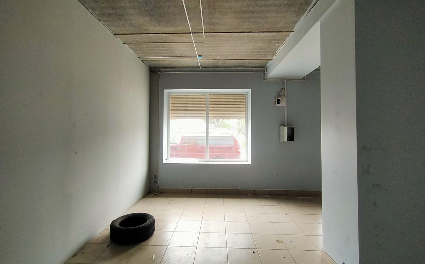 Тёплое помещение на первой линии. фото