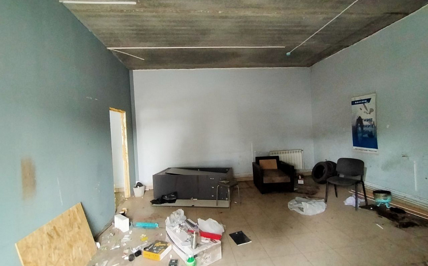 Тёплое помещение на первой линии. фото