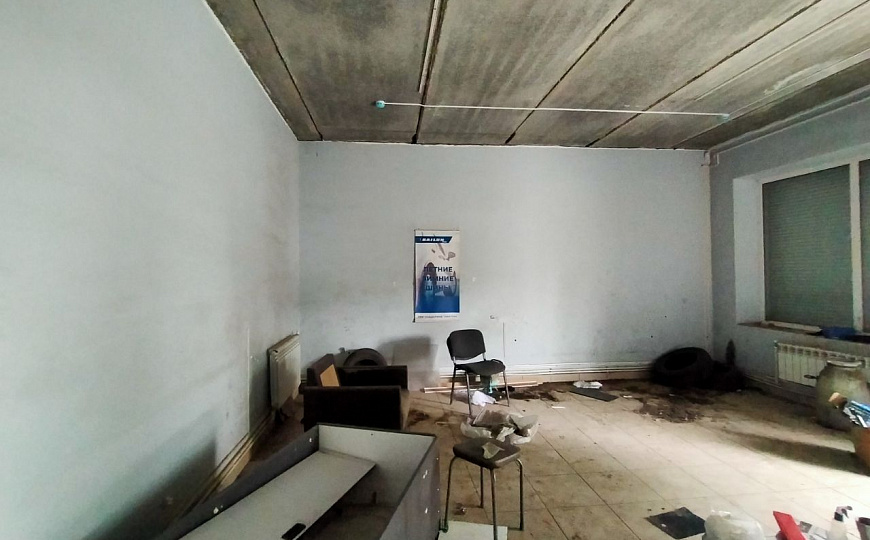 Тёплое помещение на первой линии. фото