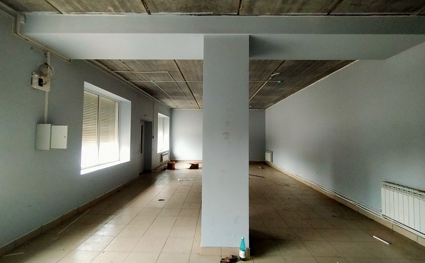 Тёплое помещение на первой линии. фото