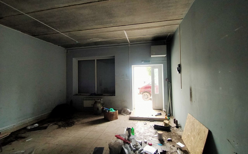 Тёплое помещение на первой линии. фото