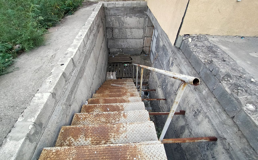 Тёплое помещение на первой линии. фото