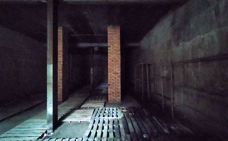 Тёплое помещение на первой линии. фото