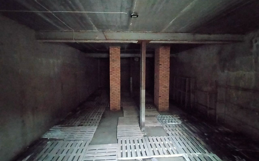 Тёплое помещение на первой линии. фото