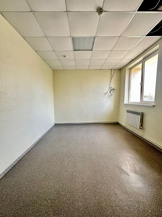 База 800 м2  с ж/д веткой на участке 1,1 га  фото