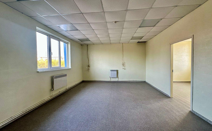 База 800 м2  с ж/д веткой на участке 1,1 га  фото