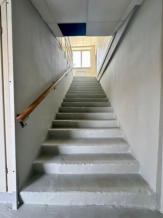 База 800 м2  с ж/д веткой на участке 1,1 га  фото