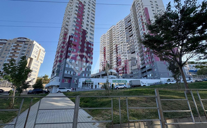 Сдаю торговое помещение 78 м² фото