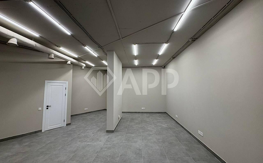 Сдаю торговое помещение 78 м² фото