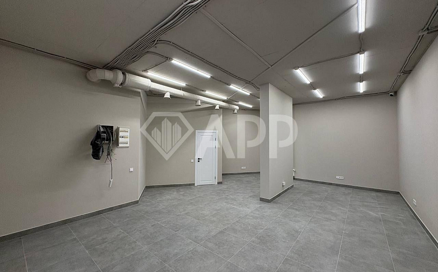 Сдаю торговое помещение 78 м² фото