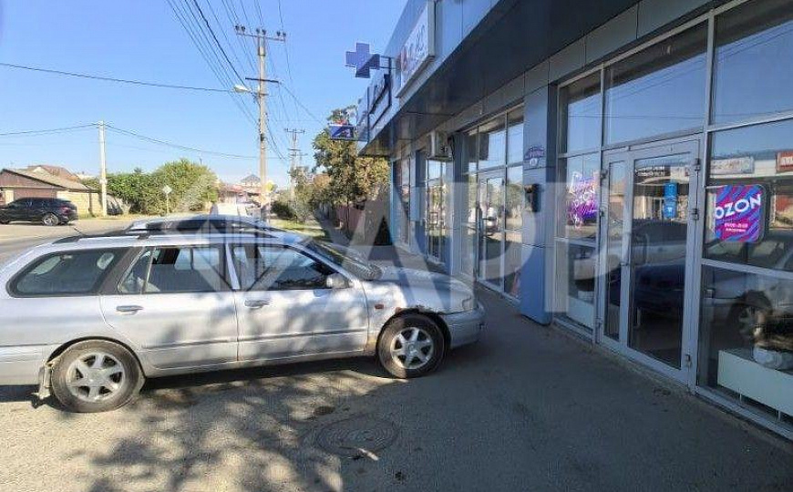 Сдаю торговое помещение, 81,7 м² фото