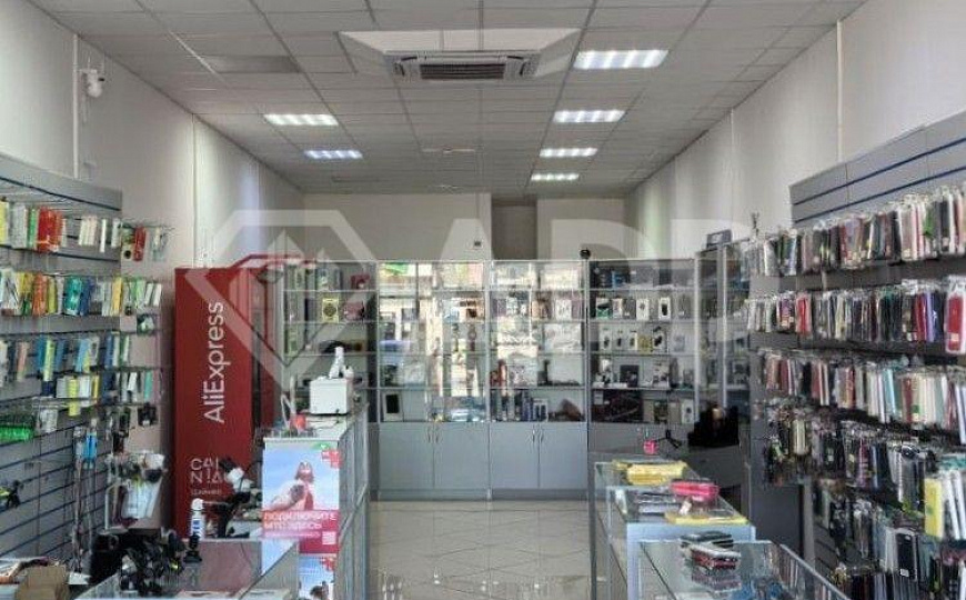 Сдаю торговое помещение, 81,7 м² фото