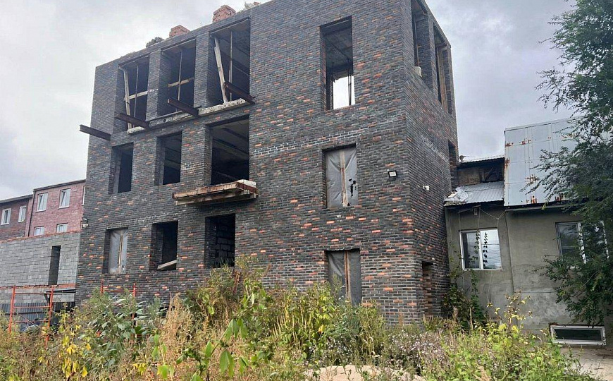 Продается здание 385м2 на первой линии фото
