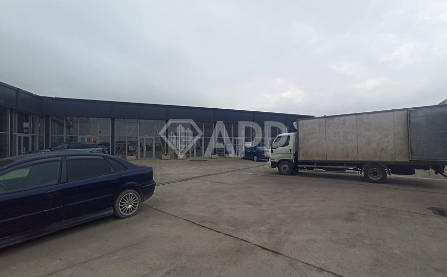 Сдам торговое помещение фото