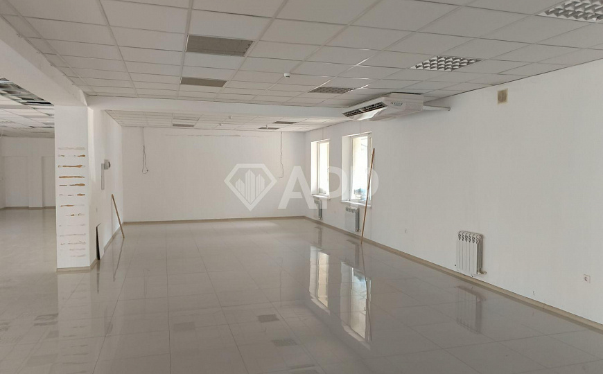 Сдам торговое помещение, от 75 до 205 м² фото