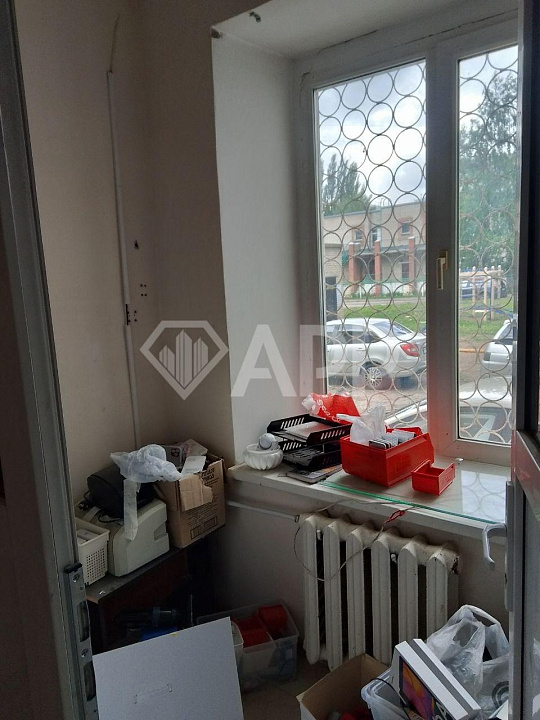 Сдаётся помещение свободного назначения с отдельным входом с торца здания, таже имеется запасной вых фото