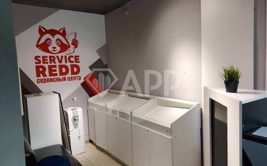 Сдаётся помещение свободного назначения с отдельным входом с торца здания, таже имеется запасной вых фото