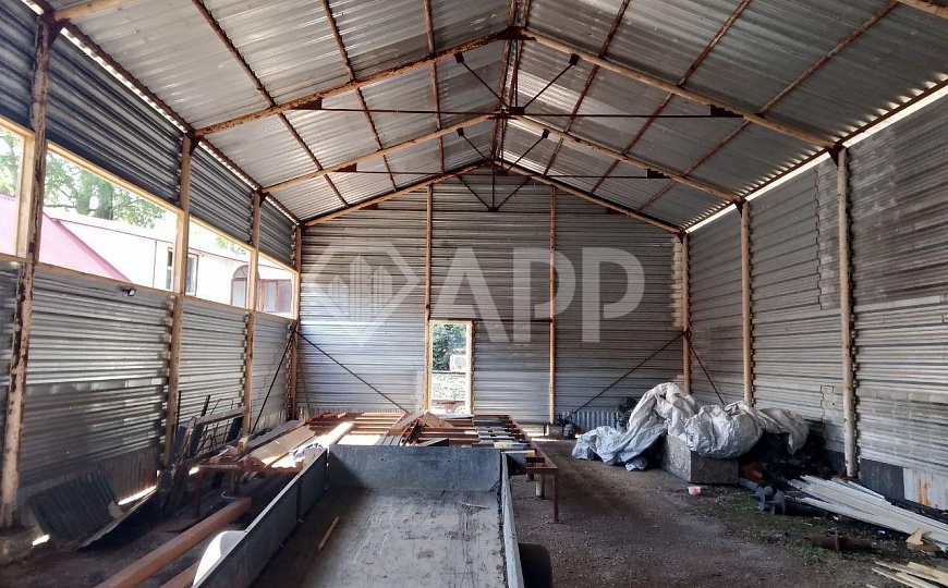 Сдается отдельно стоящее здание на производственной базе с возможностью погрузки и разгрузки для кру фото