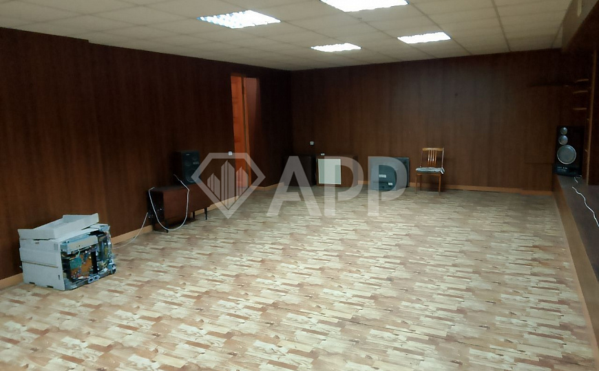 Продаётся помещение свободного назначения фото