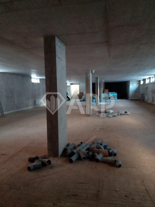 Сдаётся в аренду помещение свободного назначения на цокольном этаже бизнес центра фото