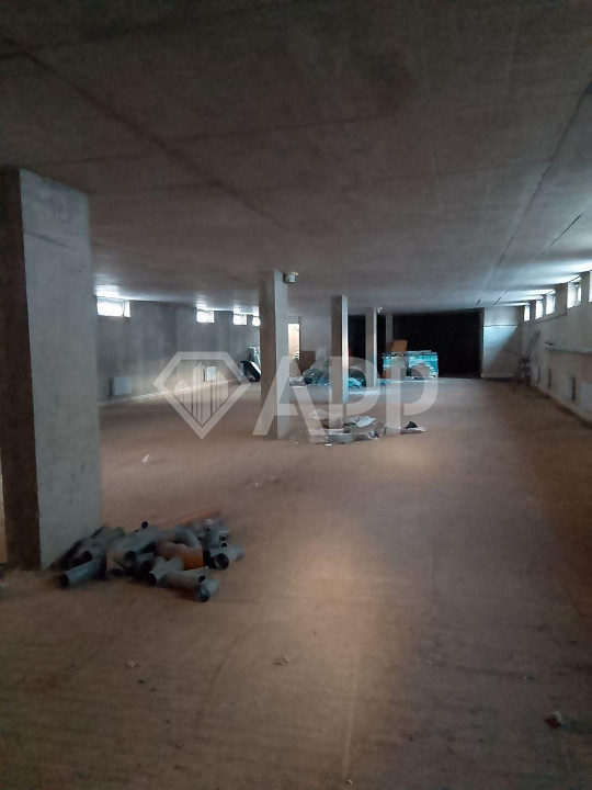 Сдаётся в аренду помещение свободного назначения на цокольном этаже бизнес центра фото